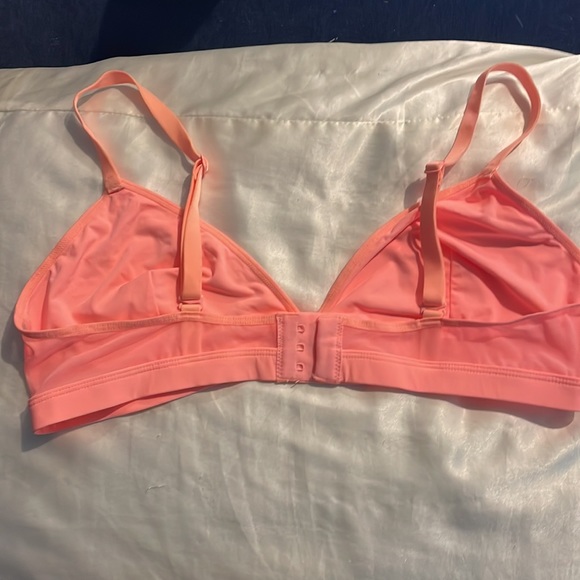 Parade bra NWOT - Picture 2 of 3